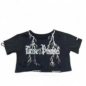 Black and white cropped Broken Promises tee